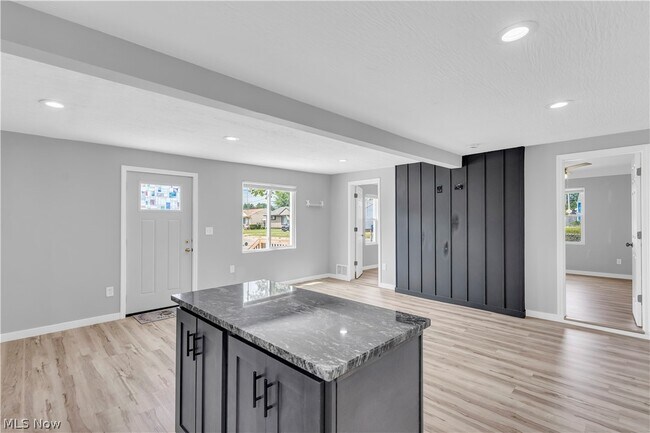 Building Photo - 4603 W 58th St