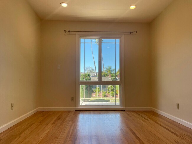 Building Photo - SUNNYVALE - Well Maintained 4 Bed 2.5 Bath