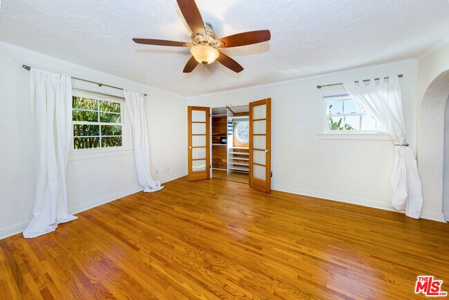 Building Photo - 1335 Moncado Dr