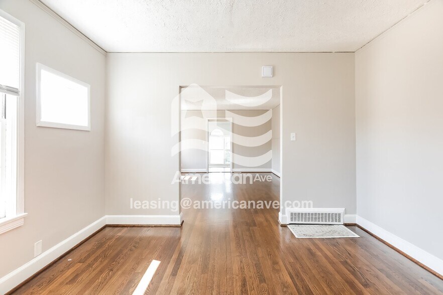 Building Photo - 1600 4th Terrace W