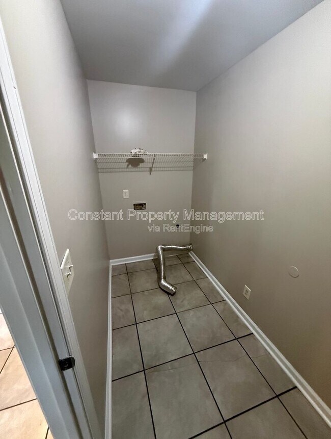 Building Photo - 181 Garrison Rd