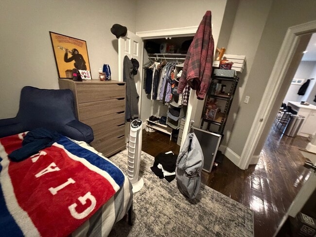 Building Photo - 781 Parker St