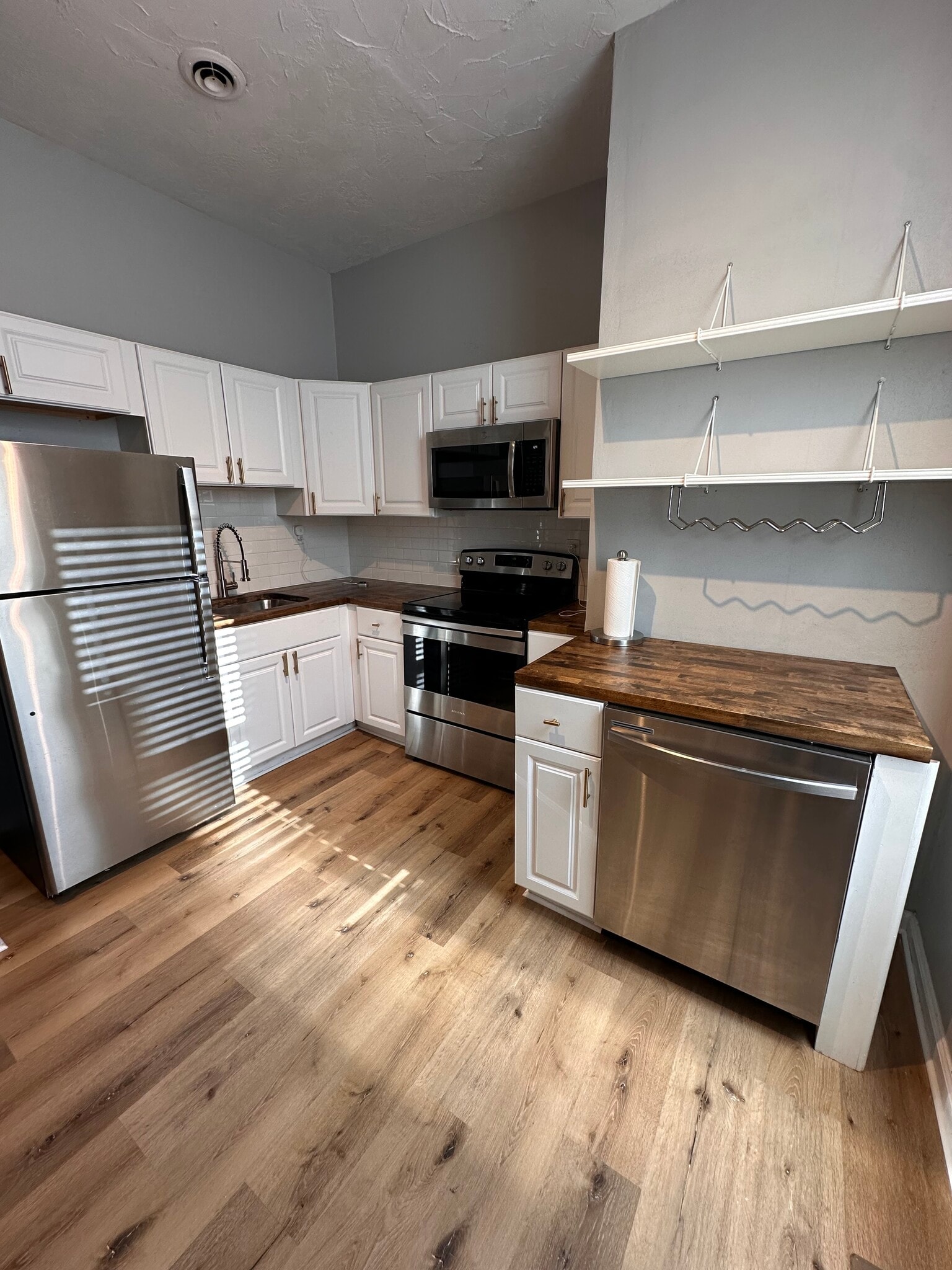 Building Photo - 2818 Lemp Ave