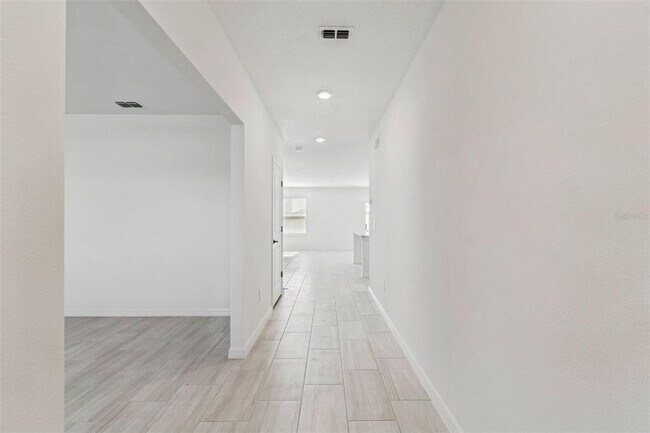 Building Photo - 1712 Tropical Oasis Ave