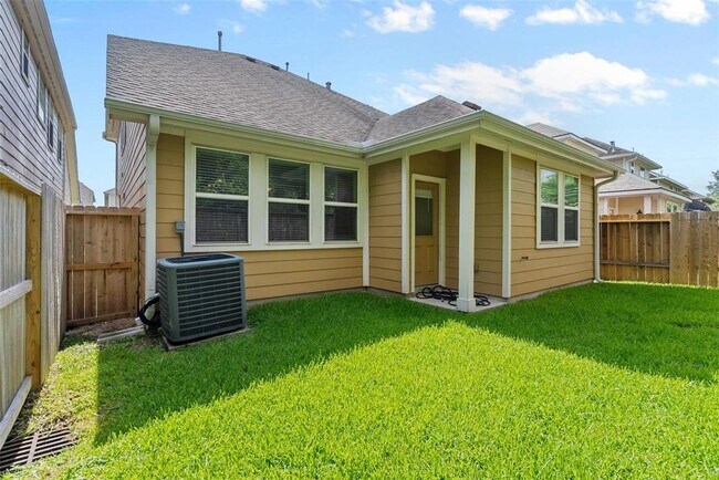 Building Photo - 6439 Wilshire Ridge