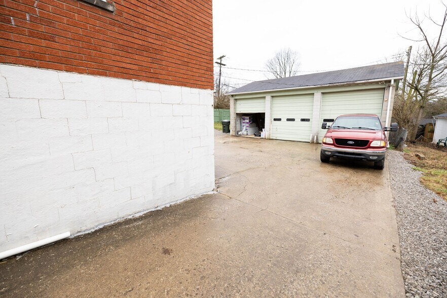 Building Photo - 3496 Lansdowne Dr