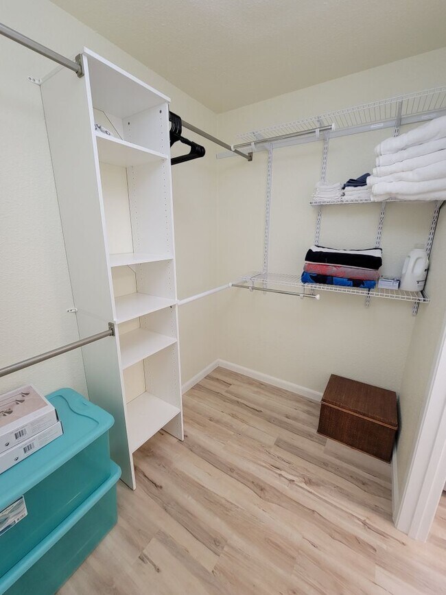 Building Photo - Furnished Downstairs Unit In North Kihei