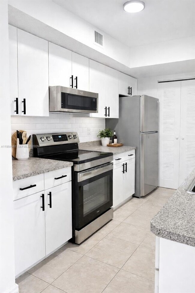 Building Photo - 440 S Park Rd