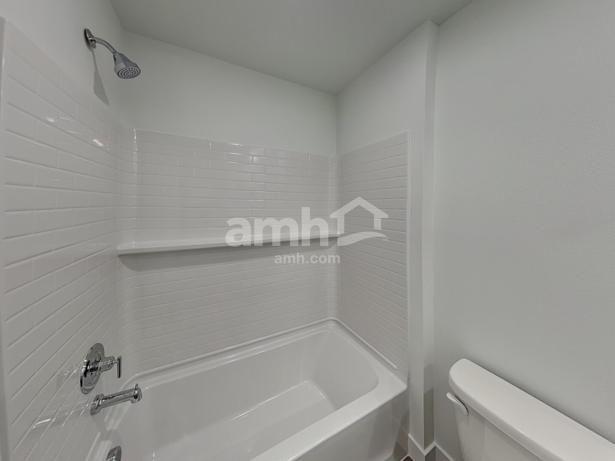 Building Photo - 4712 85th Dr NE