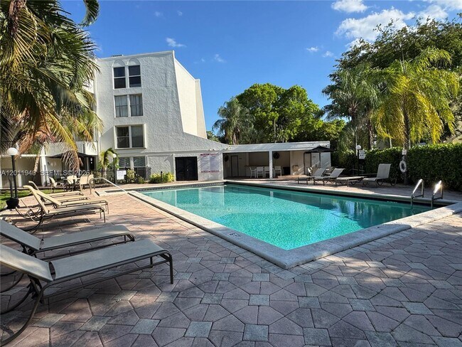 Building Photo - 2160 SW 16th Ave