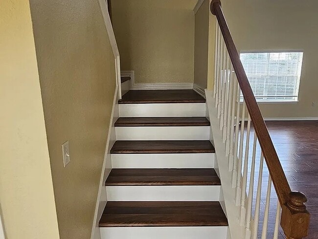 Building Photo - 337 Tequesta Dr