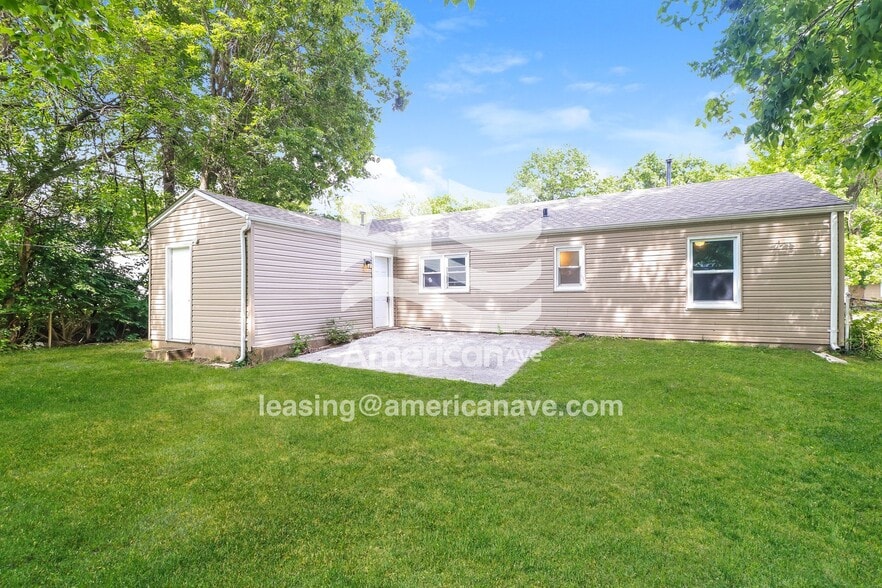 Building Photo - 9749 Dennis Dr