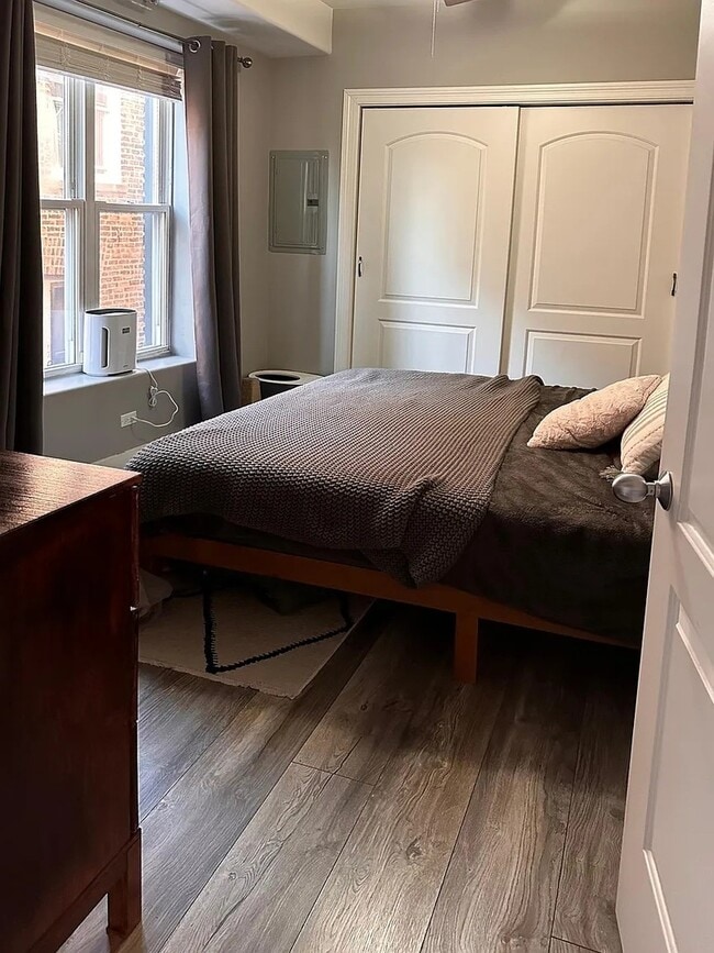 Building Photo - 4335 W Irving Park Rd