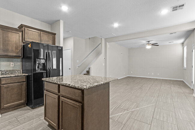 Building Photo - 14861 Oldenberg Ct