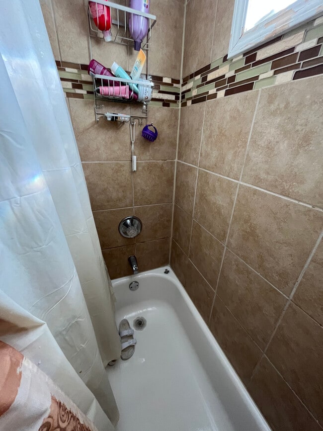 1st Floor Shower - 615 Parkside Drive