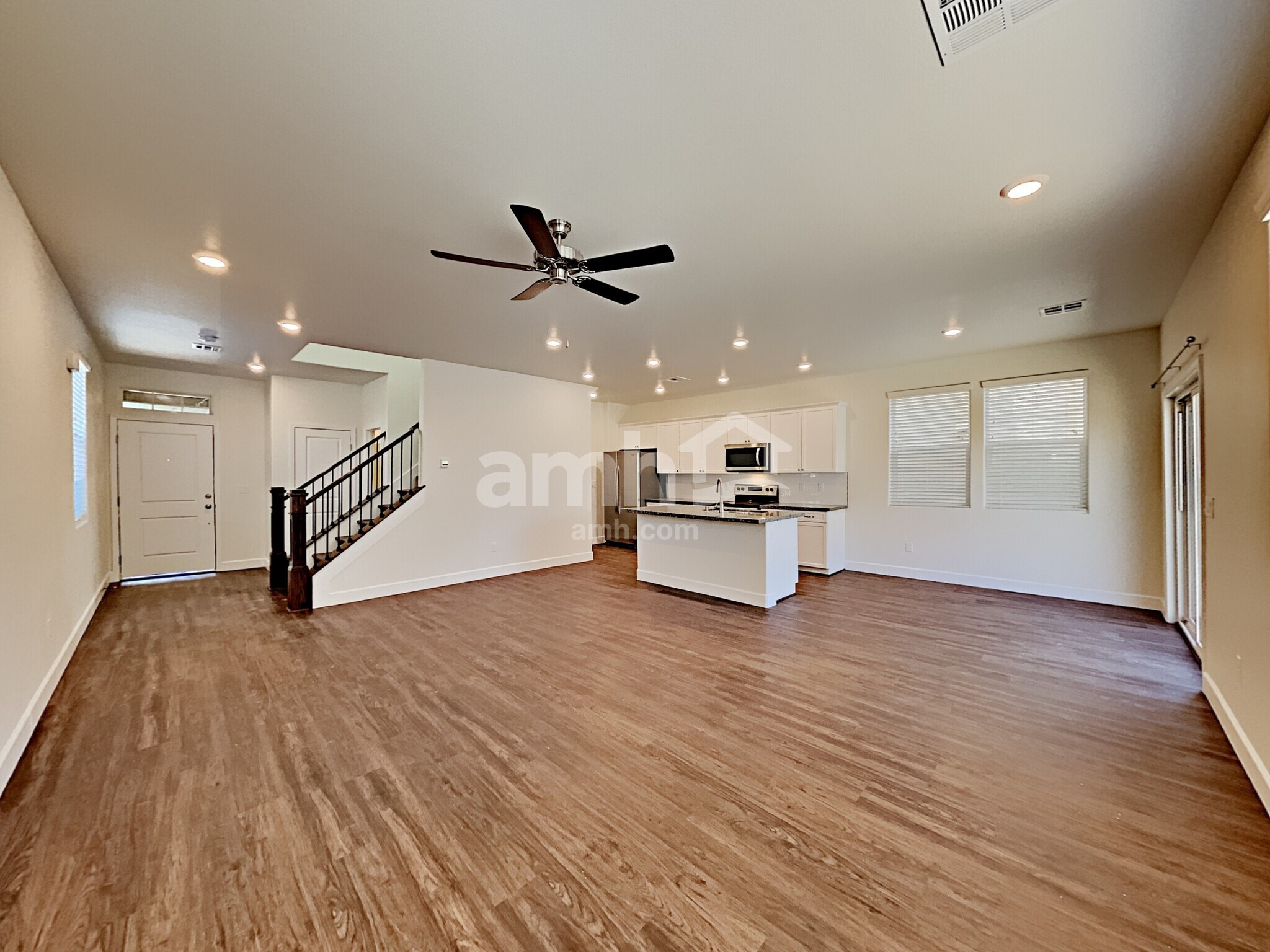 Building Photo - 1525 Garden Swing Ave