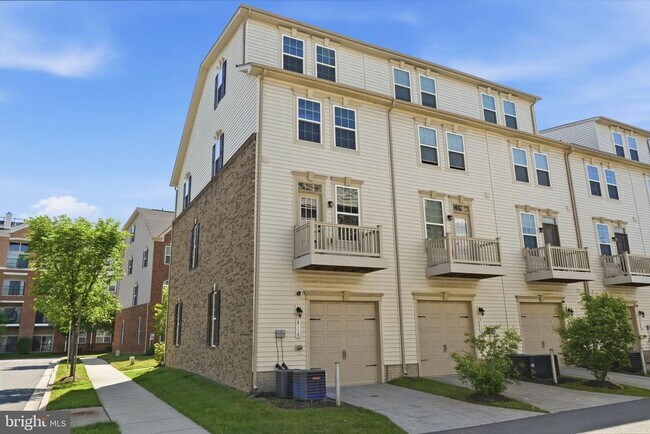 Building Photo - 8110 Miner St