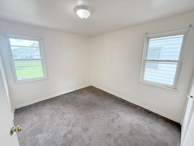 Building Photo - 4212 Wetzel Ave