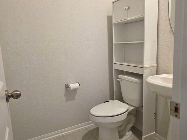 Building Photo - 3414 Riverside Glen Ln