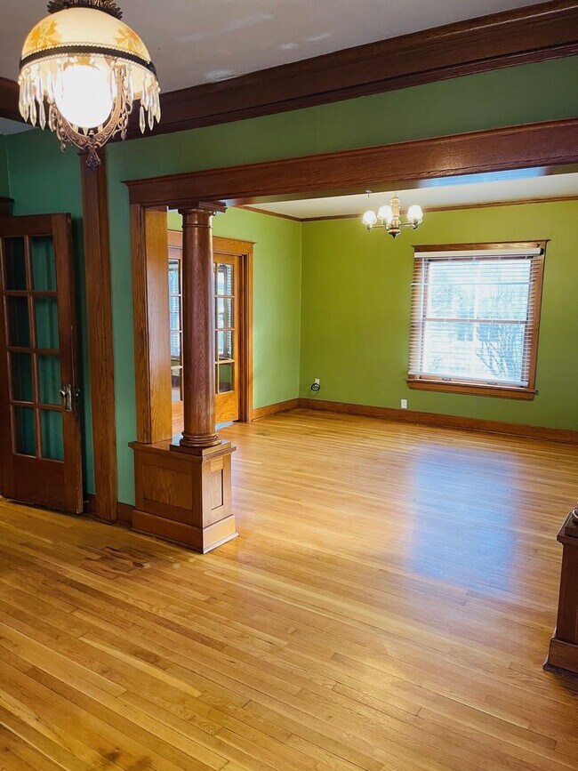 Building Photo - Historic Home in Wonderful Community!