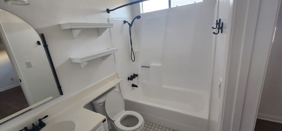 Building Photo - 3501 E Ransom St