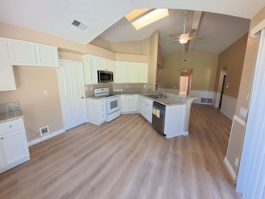 Building Photo - 30288 Mersey Ct