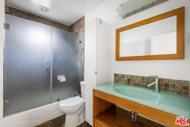 Building Photo - 3659 Glenfeliz Blvd