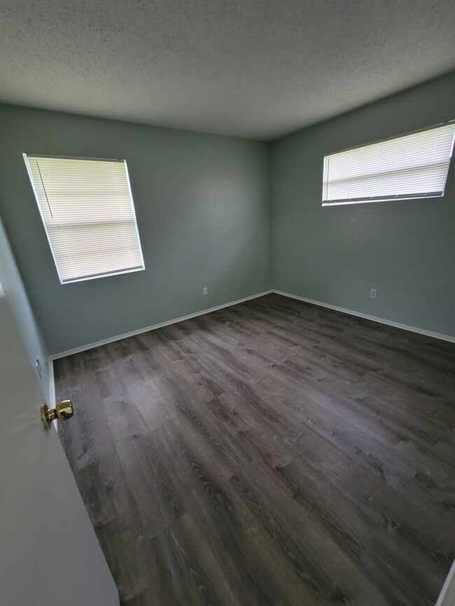Building Photo - 7605 W Fern Pl