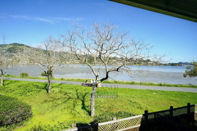 Building Photo - 13 Rockport Cove