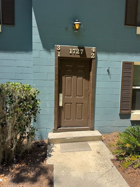 Building Photo - 1727 NE 2nd St