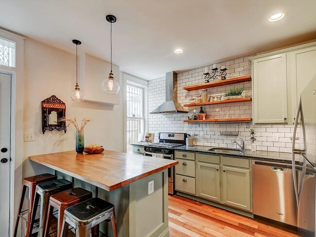 Building Photo - 2721 Miles Ave