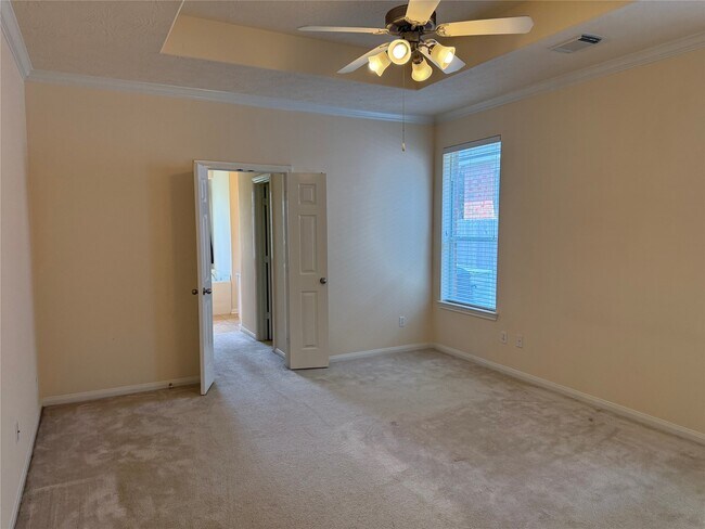 Building Photo - 10727 Gilford Crest Dr