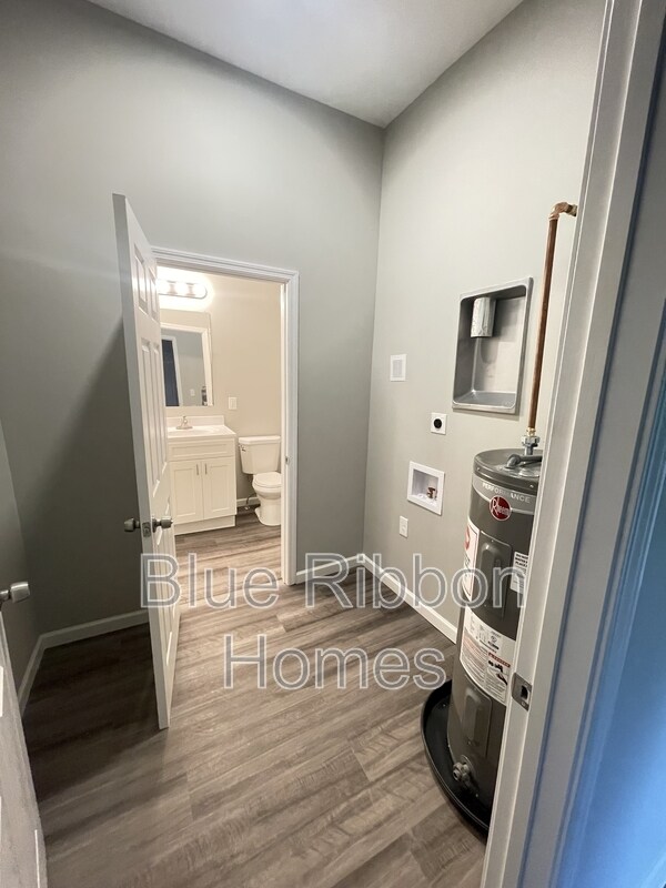 Building Photo - 1616 8th Ave