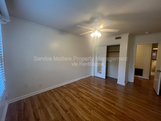 Building Photo - 1401 E 34th St