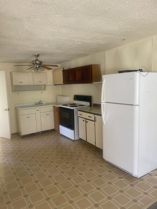 Building Photo - Highwater28