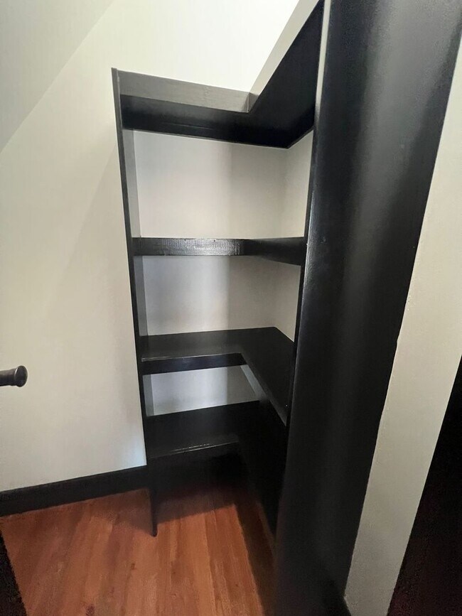 Building Photo - 306 Exchange