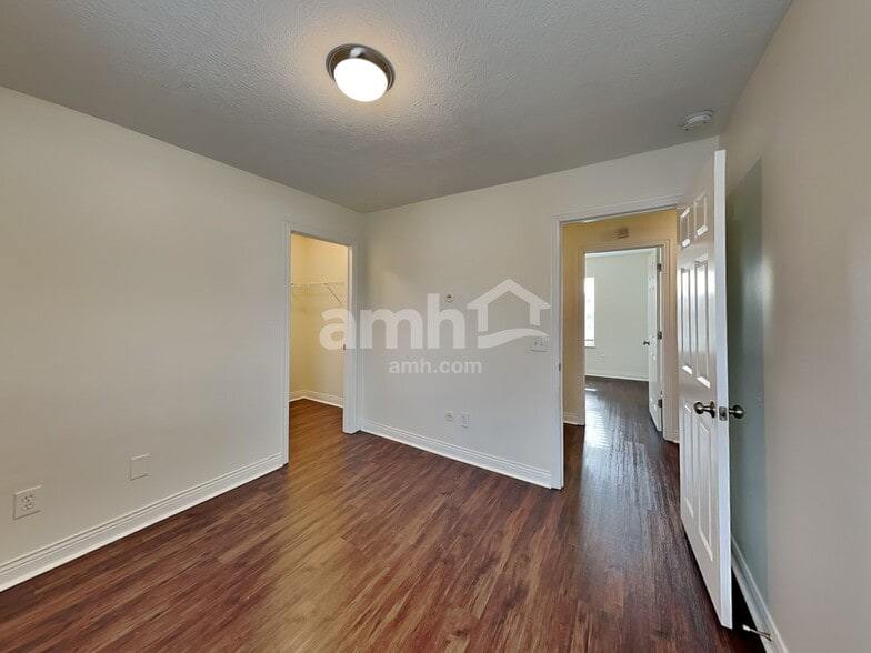 Building Photo - 1557 Pheasant Run Dr