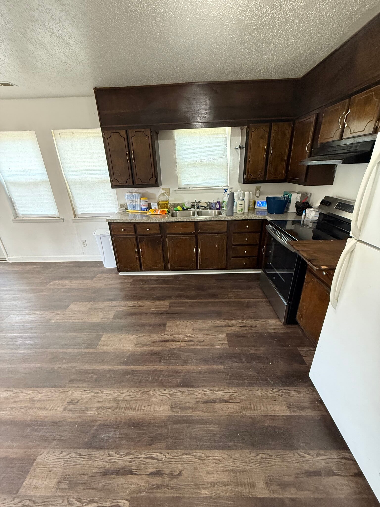 Kitchen - 22235 Hood St