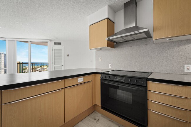 Building Photo - 801 S King St