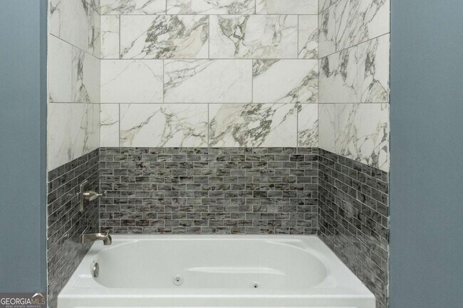 Building Photo - 1433 Merriman Ln NE