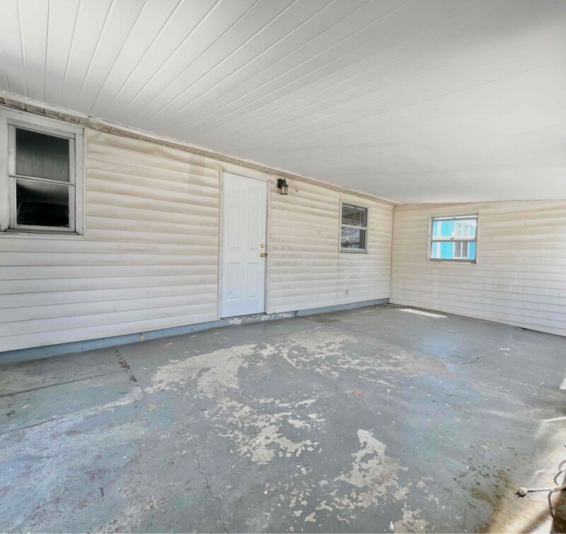 Building Photo - 4220 38th Ave N