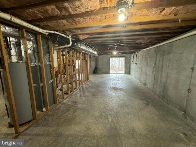 Building Photo - 346 Saddleback Ln