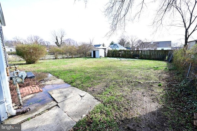 Building Photo - 2610 Lakehurst Ave