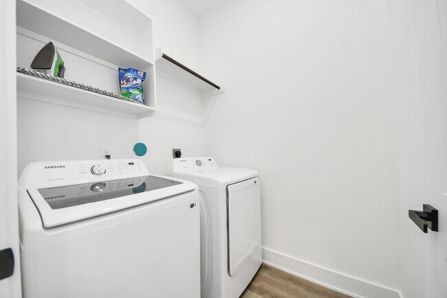 Building Photo - 3909 Maggie St