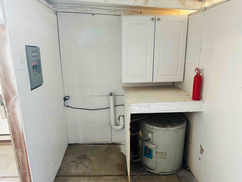 Building Photo - 357 E Putnam Ave