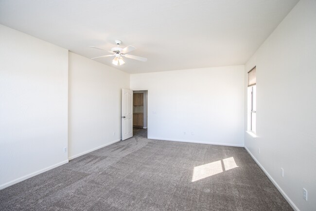 Building Photo - 4BR Total Remodel