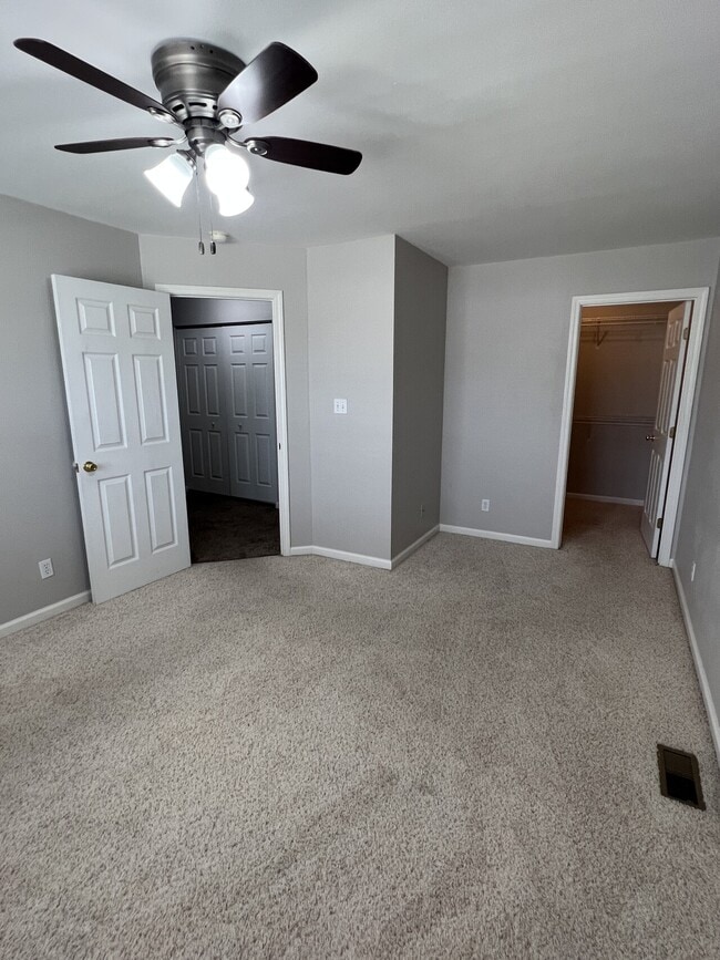 Building Photo - 405 Shade Tree Lane