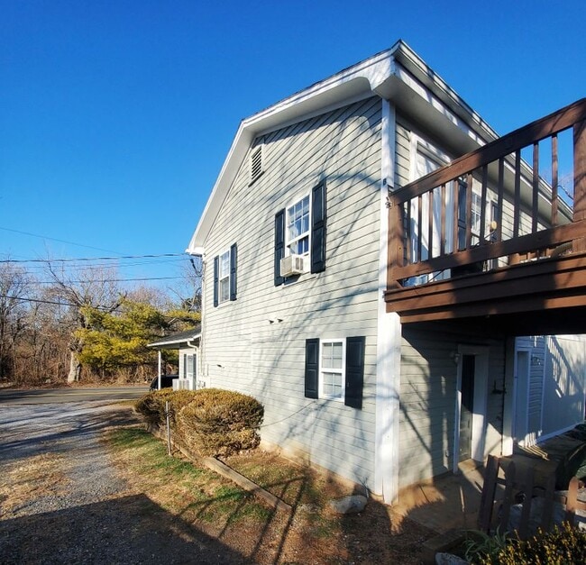 Building Photo - 36 Zion Church Rd