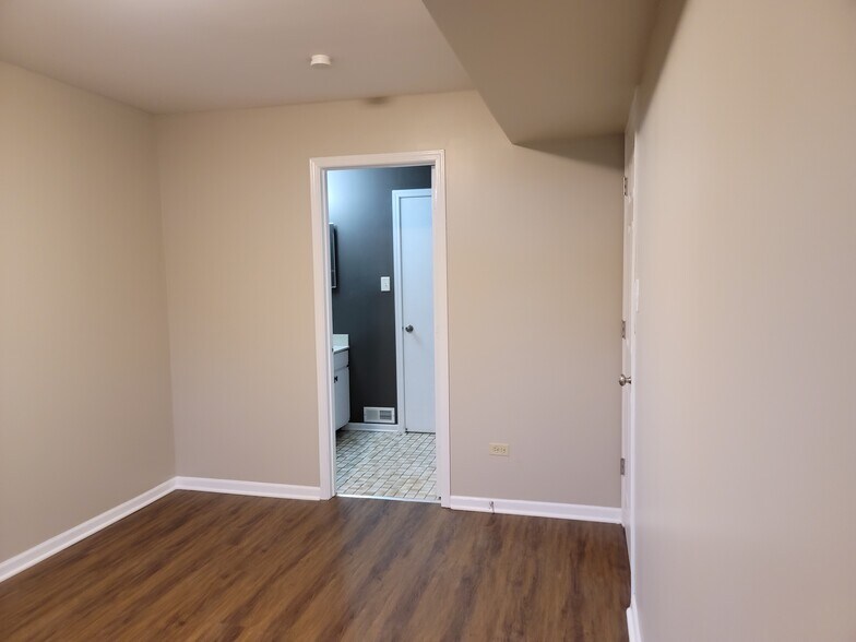 Building Photo - 9230 Windsor Pky