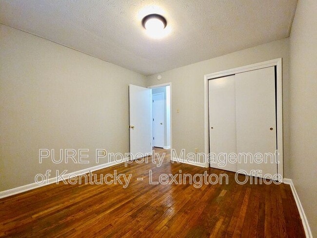 Building Photo - 304 Radcliffe Rd